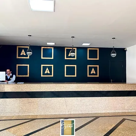 Hotel Oscar Gold-3